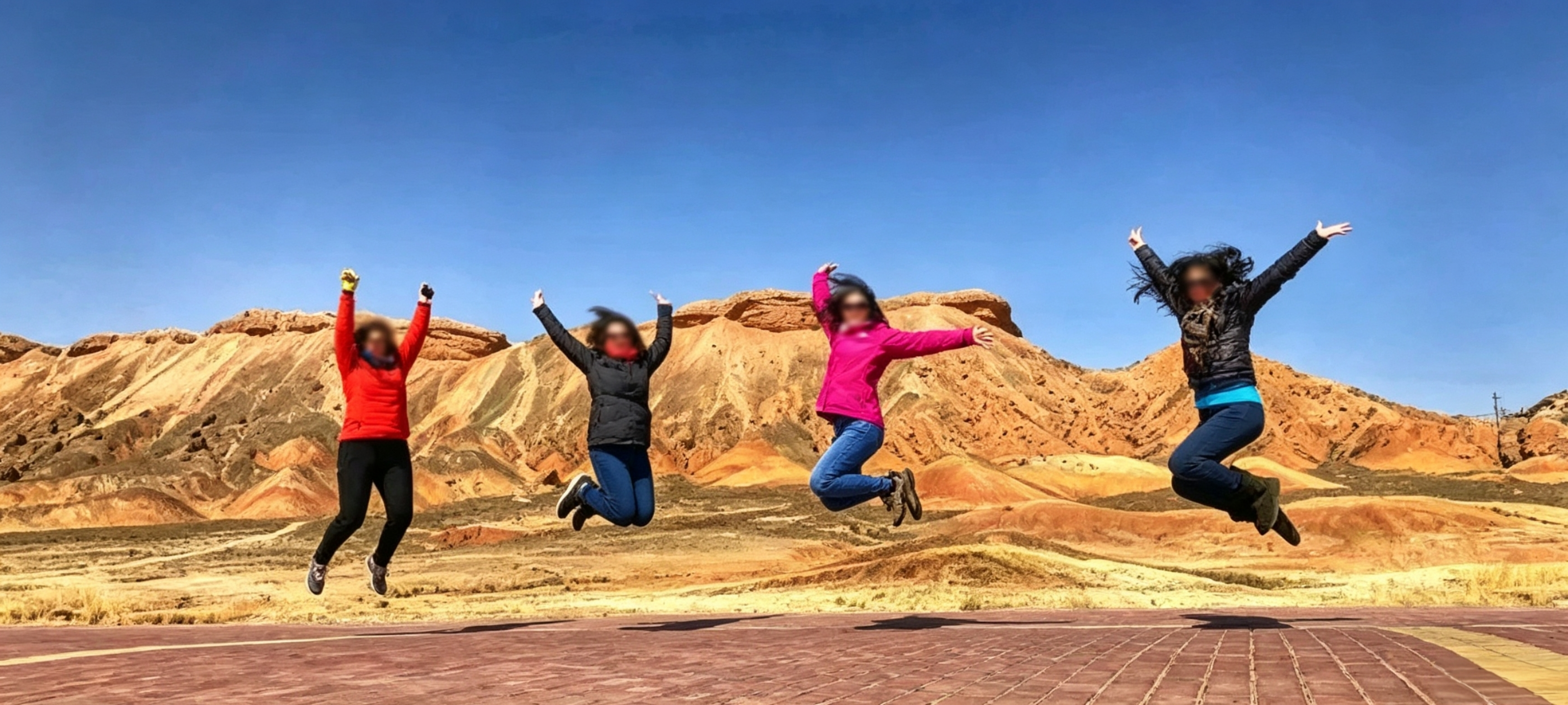 Zhangye Minority & Ancient Culture + Core Rainbow Mountain Sightseeing → Transfer to Xining